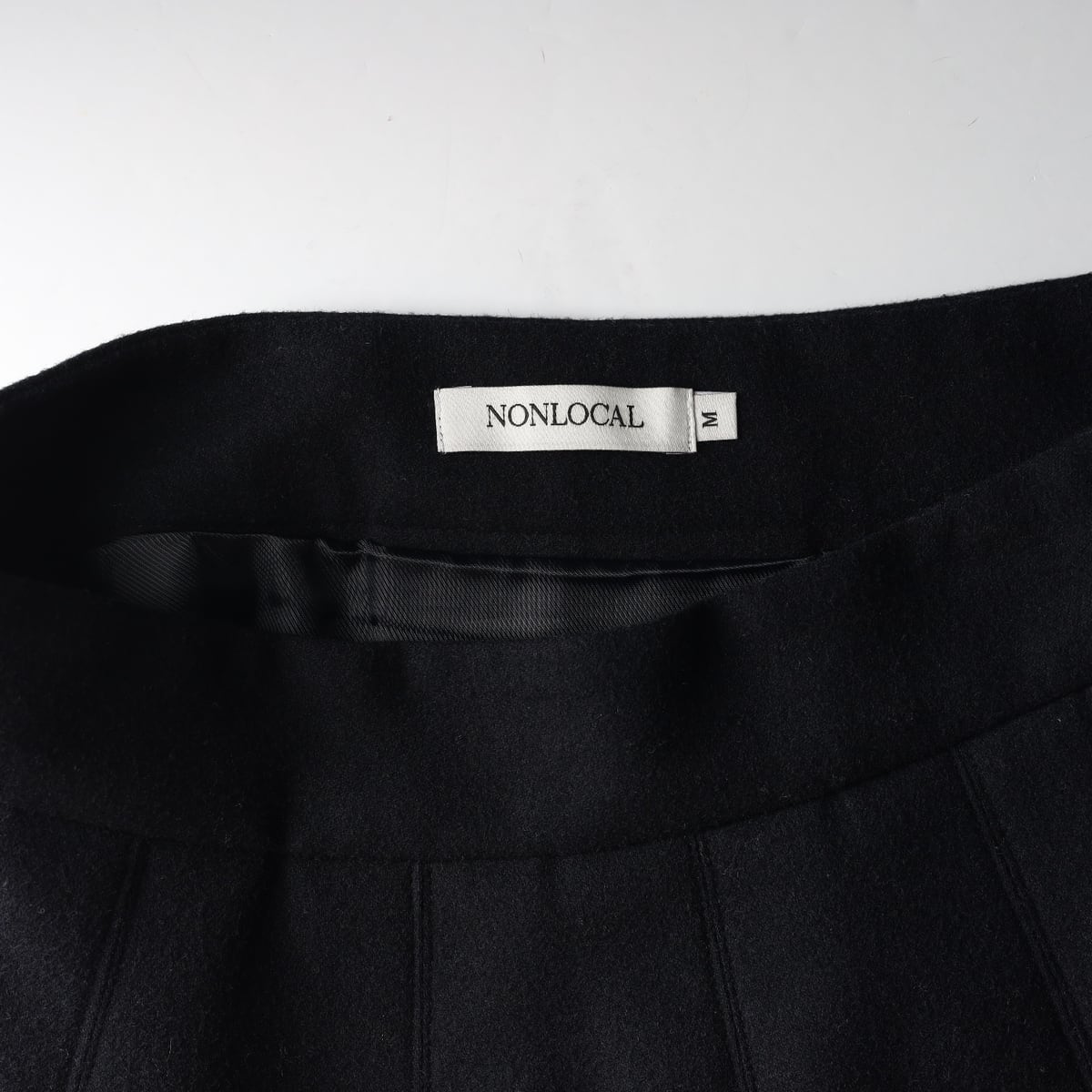 논로컬 23FW 울 블렌드 플리츠 미니 스커트  상세 이미지 3