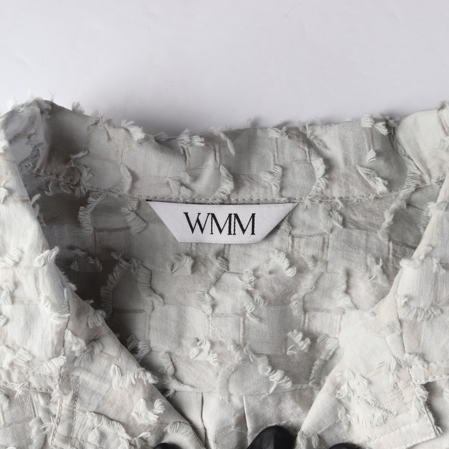 더블유엠엠 WMM 텍스처드 패턴 카라넥 반팔 셔츠 이미지 3