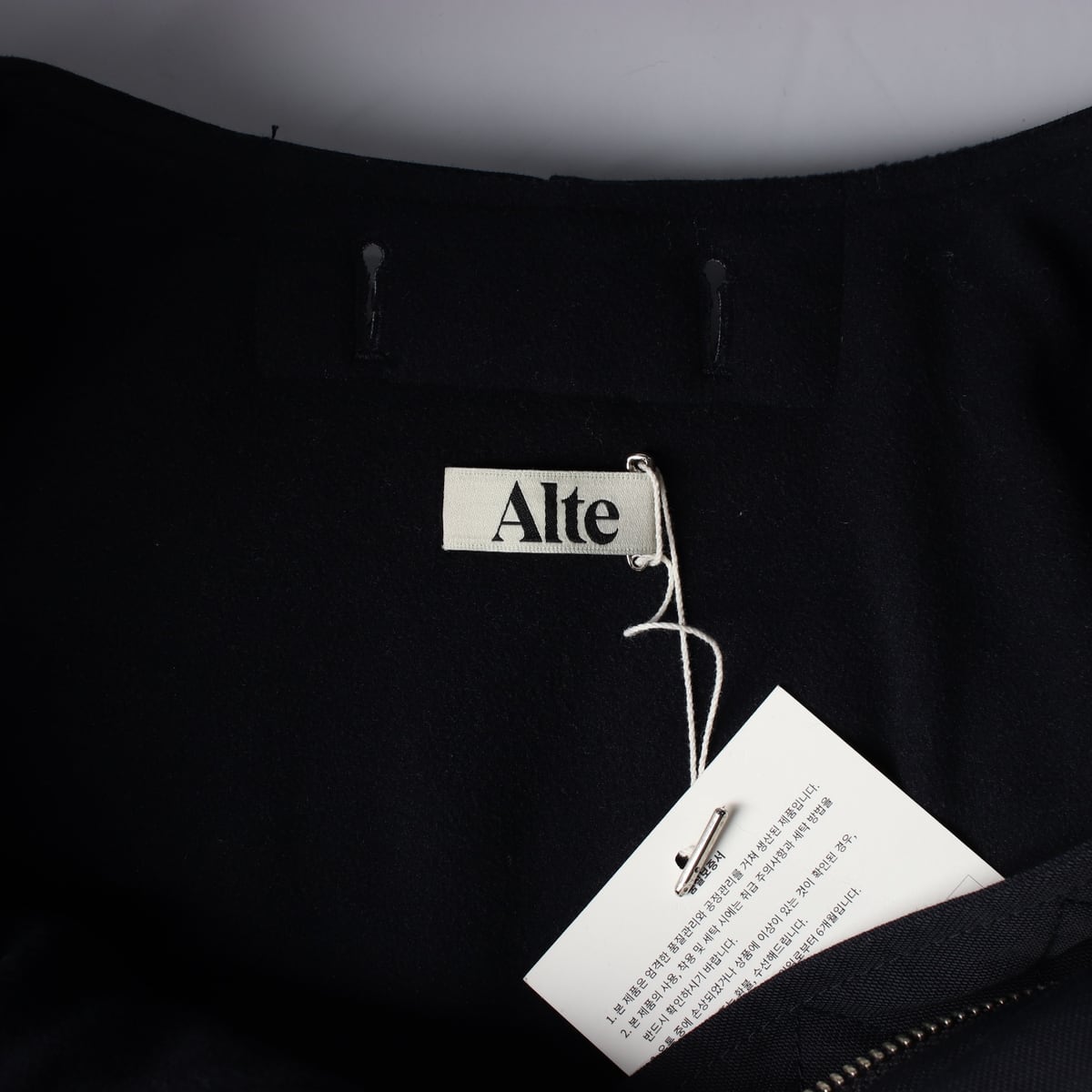 (새상품) 알테 Alte 23FW 카라리스 마원 점퍼 2WAY 집업 봄버 재킷 상세 이미지 4