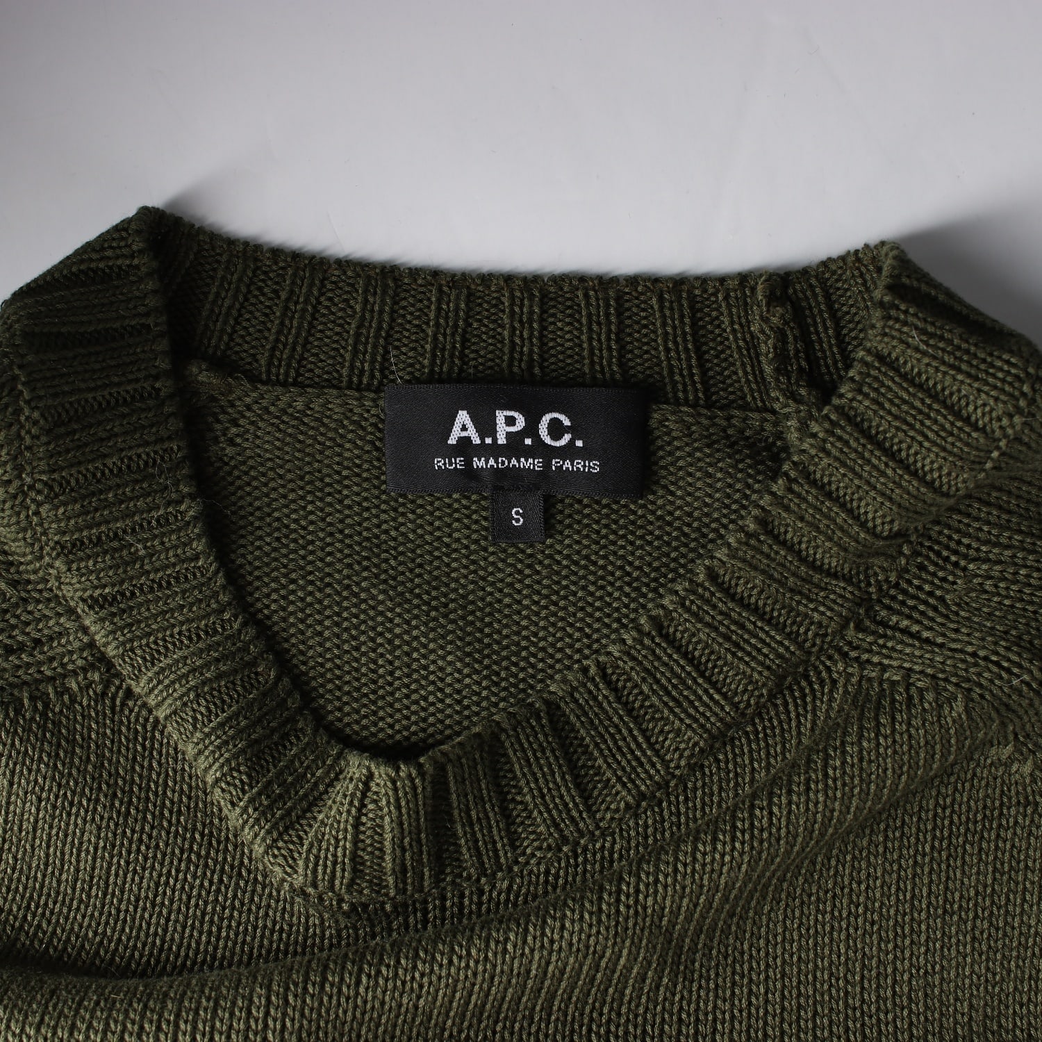 아페쎄 APC 코튼 라운드 니트 스웨터 카키 이미지 3