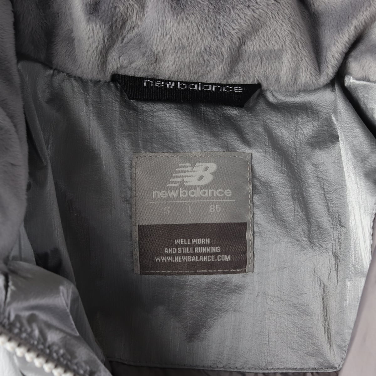 뉴발란스 24FW 거위솜털 구스다운 액티드 숏 패딩 상세 이미지 3