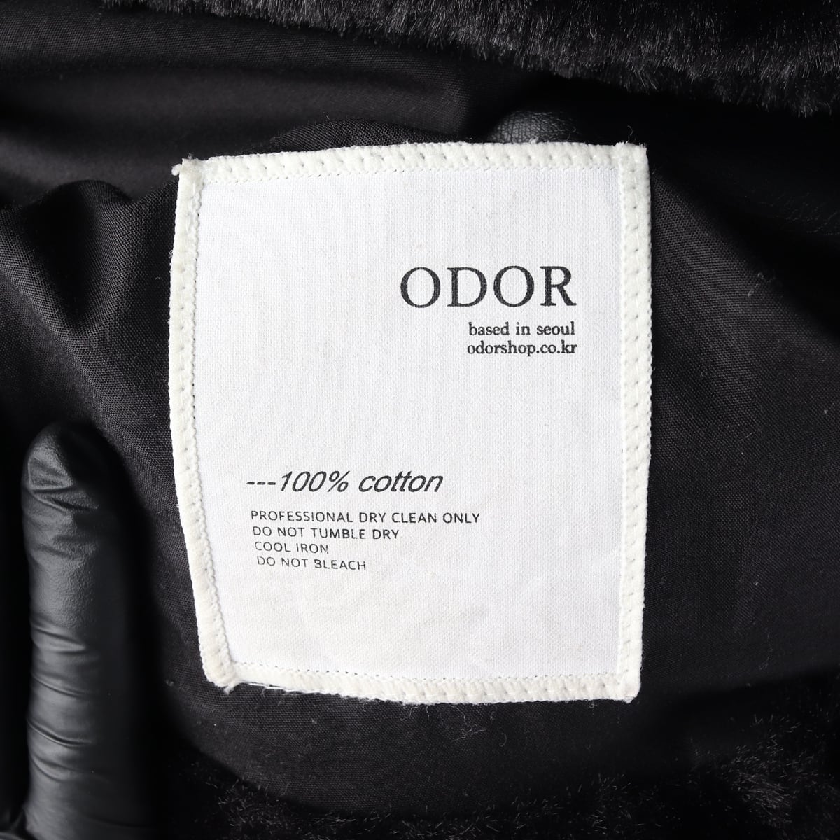 오도어 ODOR 버클 하이넥 페이크 퍼 코튼 코트 재킷 블랙  상세 이미지 3