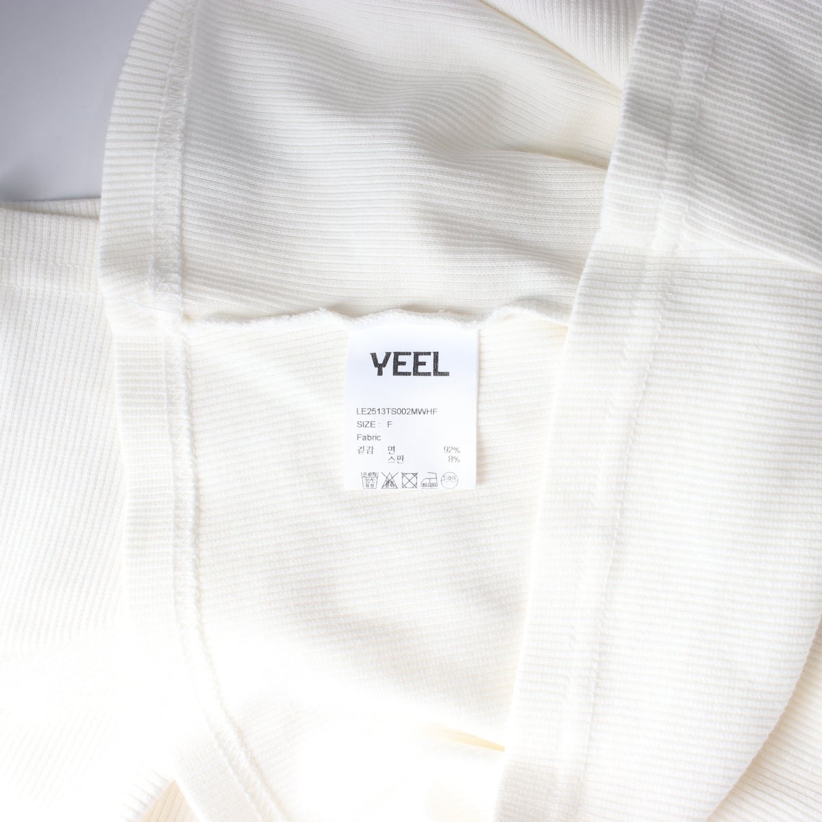 와이이이엘 YEEL 시그니처 크롭 티셔츠 레터링 로고 반팔 티셔츠 상세 이미지 4