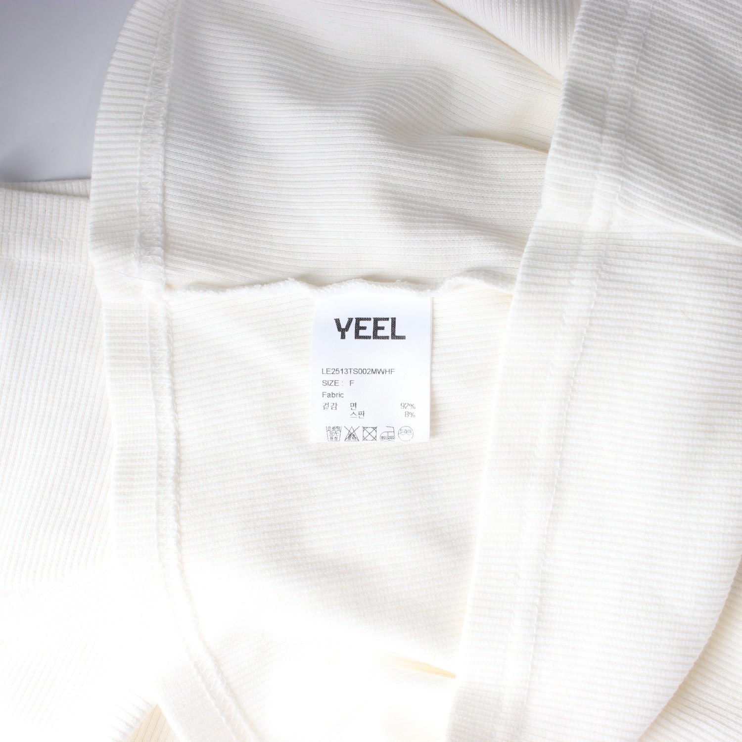 와이이이엘 YEEL 시그니처 크롭 티셔츠 레터링 로고 반팔 티셔츠 이미지 4