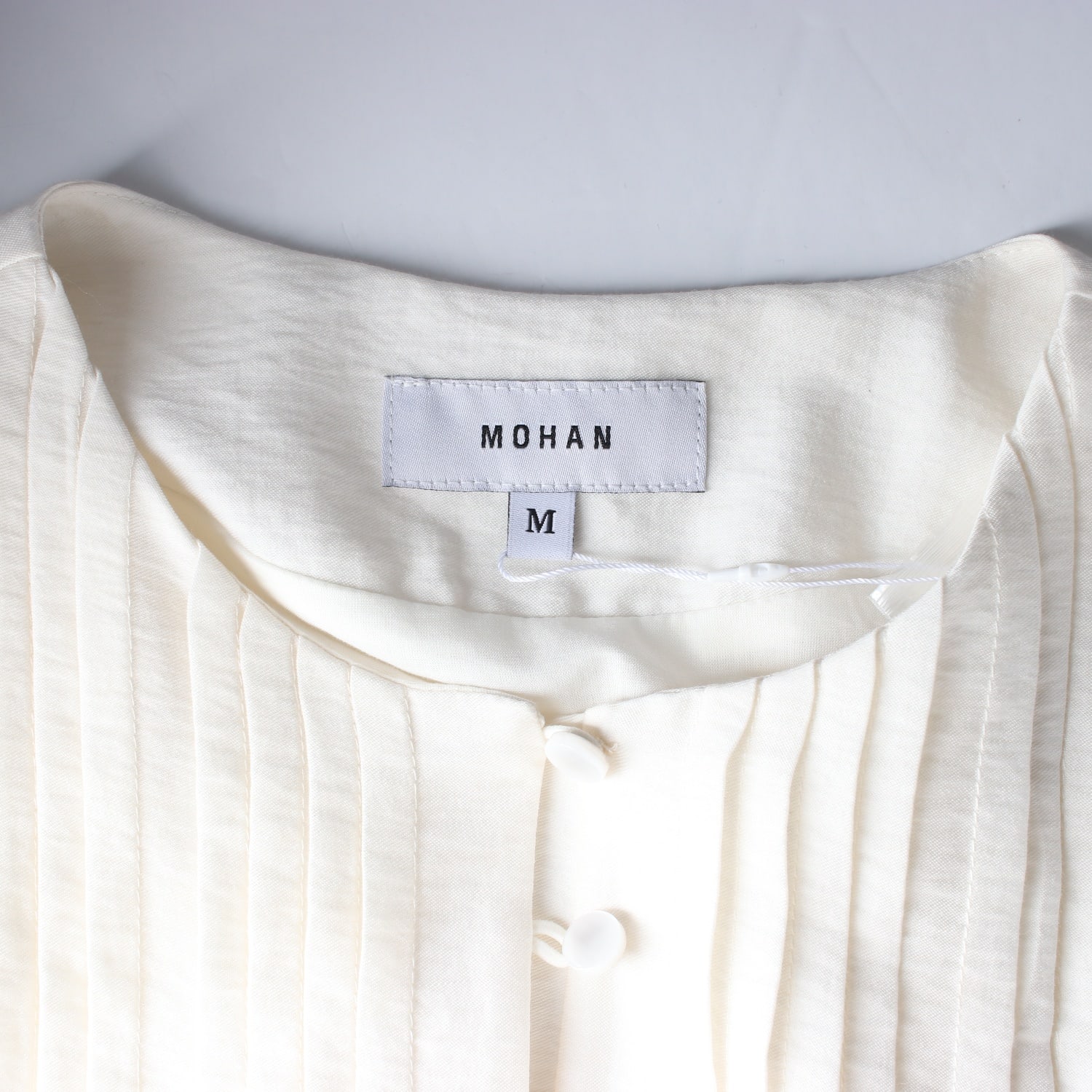 (새상품) 모한 24FW 핀턱 라운드넥 미디 원피스 이미지 3