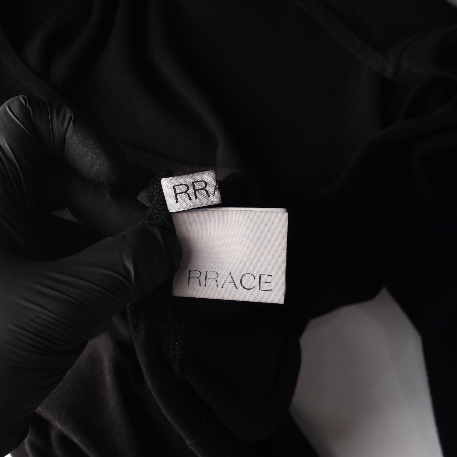 레이스 RRACE U넥 베이직 긴팔 티셔츠 블랙 이미지 3