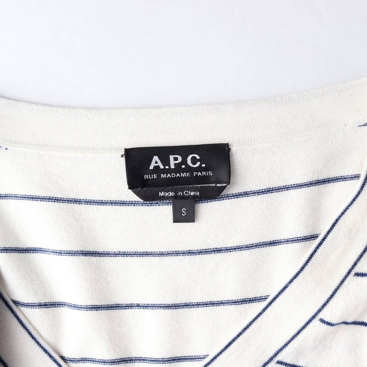 아페쎄 APC 스트라이프 코튼 캐시미어 브이넥 니트 스웨터 상세 이미지 3