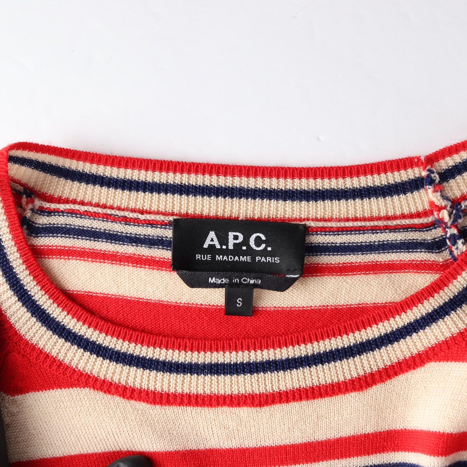 아페쎄 APC 메리노 울 100% 스트라이프 라운드 니트 스웨터 레드 베이지 이미지 3