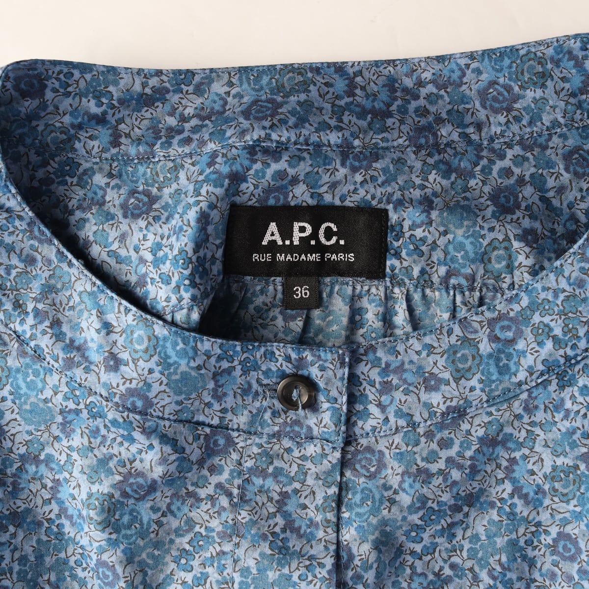 아페쎄 APC 플로럴 패턴 코튼 블라우스 블루 상세 이미지 3