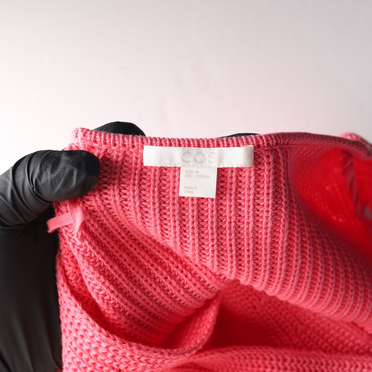 코스 21SS  크로스 니트 면 스웨터 상세 이미지 3