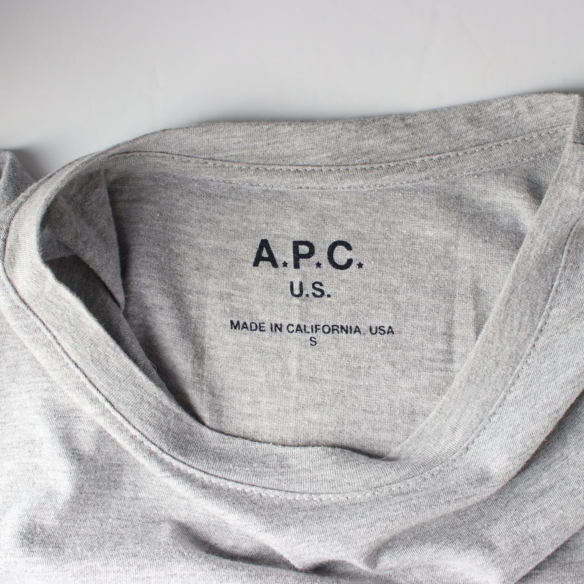 아페쎄 APC 로고 프린트 면 그레이 반팔 티셔츠 상세 이미지 3