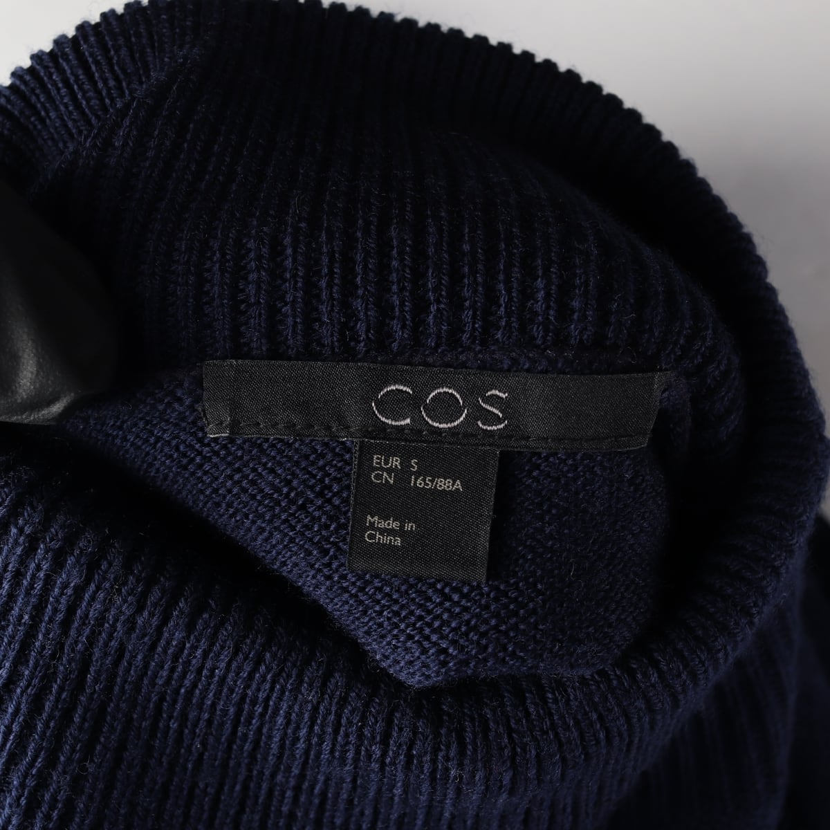 코스 21FW 울 터틀넥 니트 스웨터 상세 이미지 3
