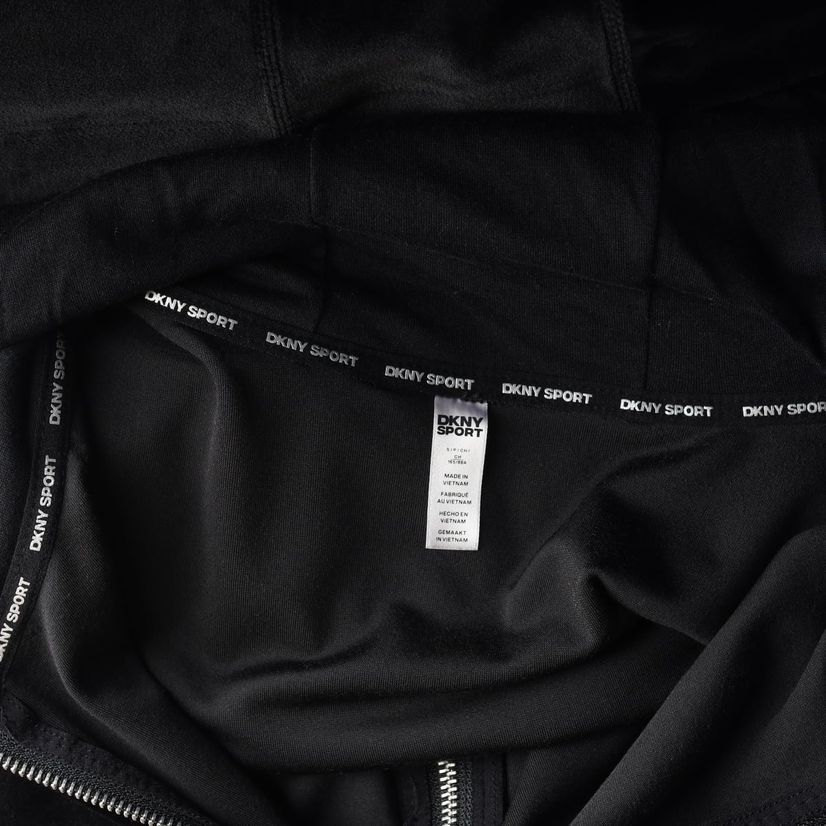 디케이엔와이 DKNY 25FW 플래티넘 벨루어 라인스톤 후드집업 셋업 상세 이미지 3