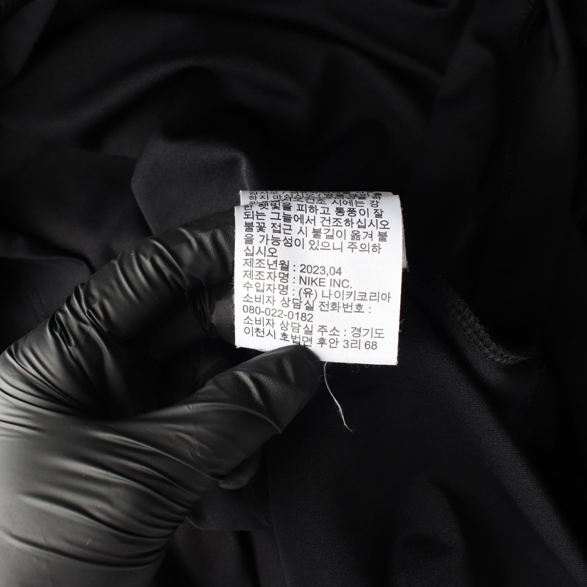나이키 23SS 더 나이키 드라이핏 스우시 로고 반팔 티셔츠 상세 이미지 5