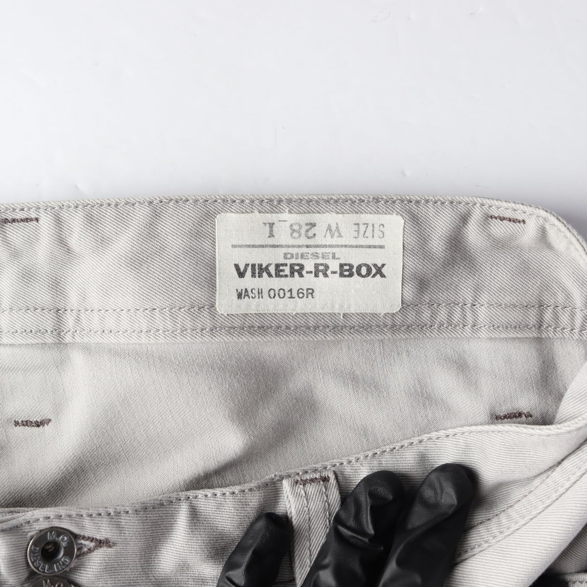 디젤 VIKER-R-BOX 스트레이트핏 데님팬츠 상세 이미지 3