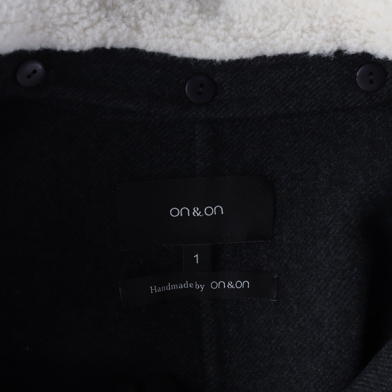 온앤온 22FW 퍼 카라 양모 울 숏 코트 이미지 3