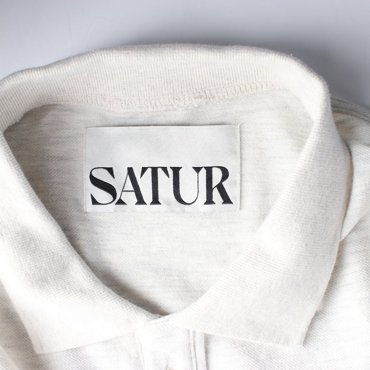 세터 SATUR 오버핏 로고 자수 폴로 반팔 티셔츠 상세 이미지 3