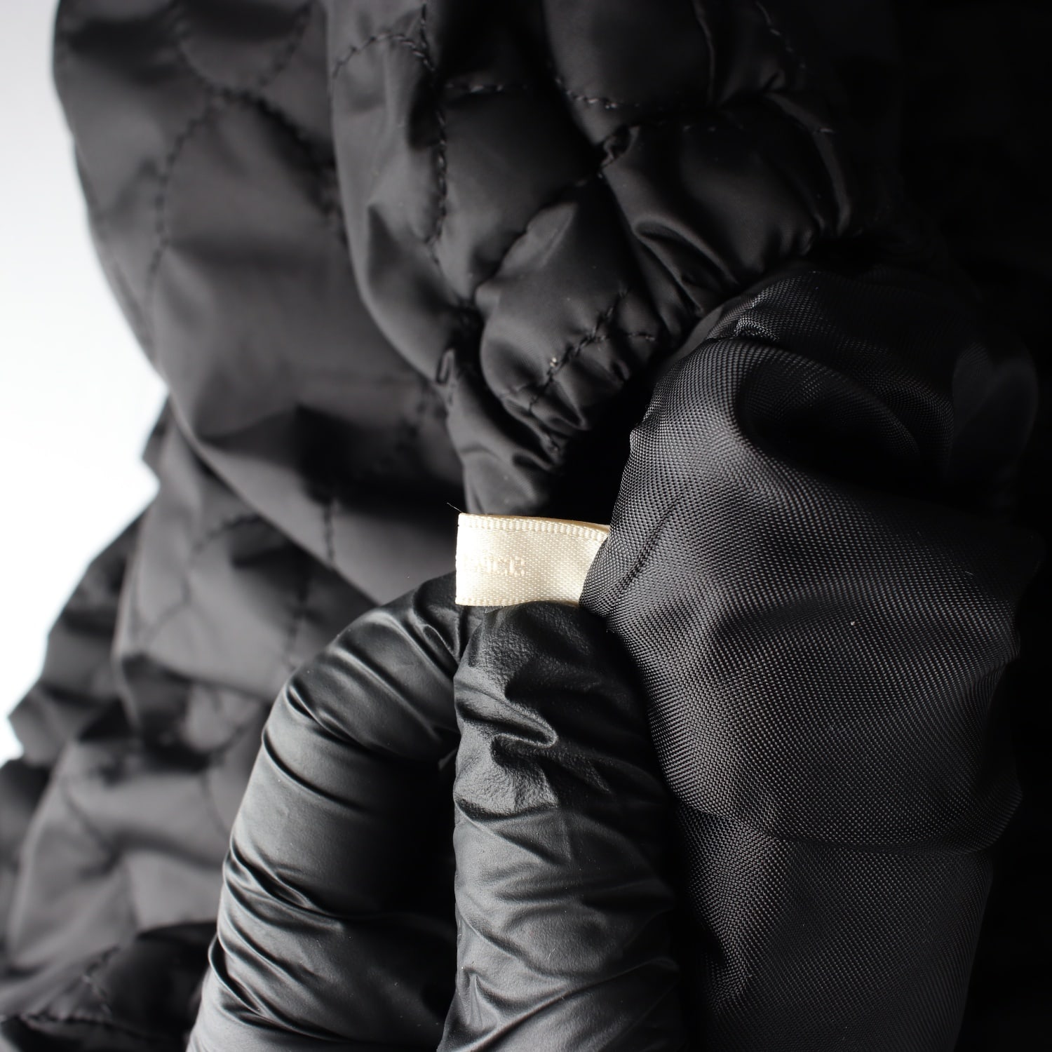 타입서비스 26SS Quilted Ruffled 퀼팅 러플 플레어 롱 스커트 이미지 4
