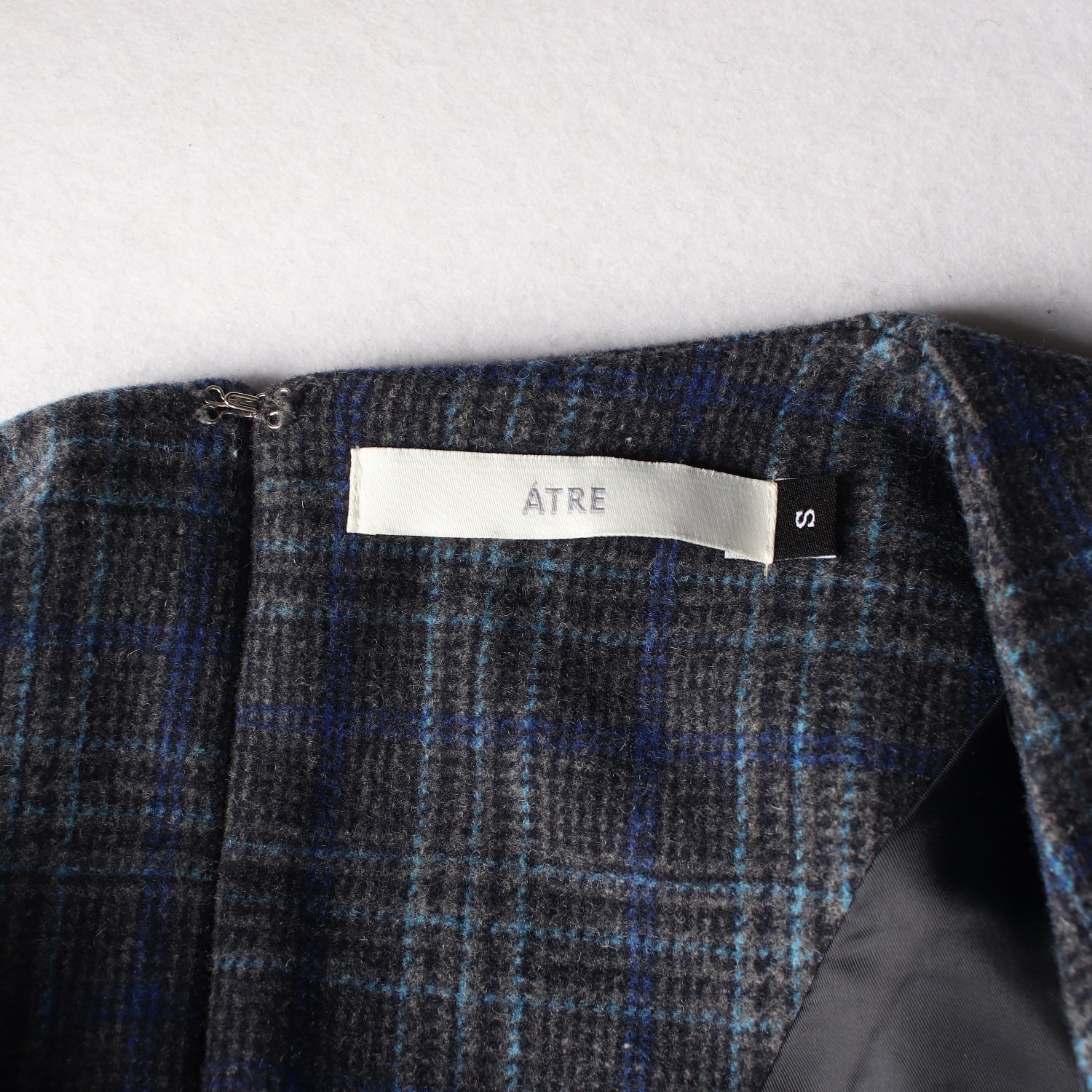 아트레 ATRE 체크 패턴 울 플레어 슬리브리스 원피스 이미지 3