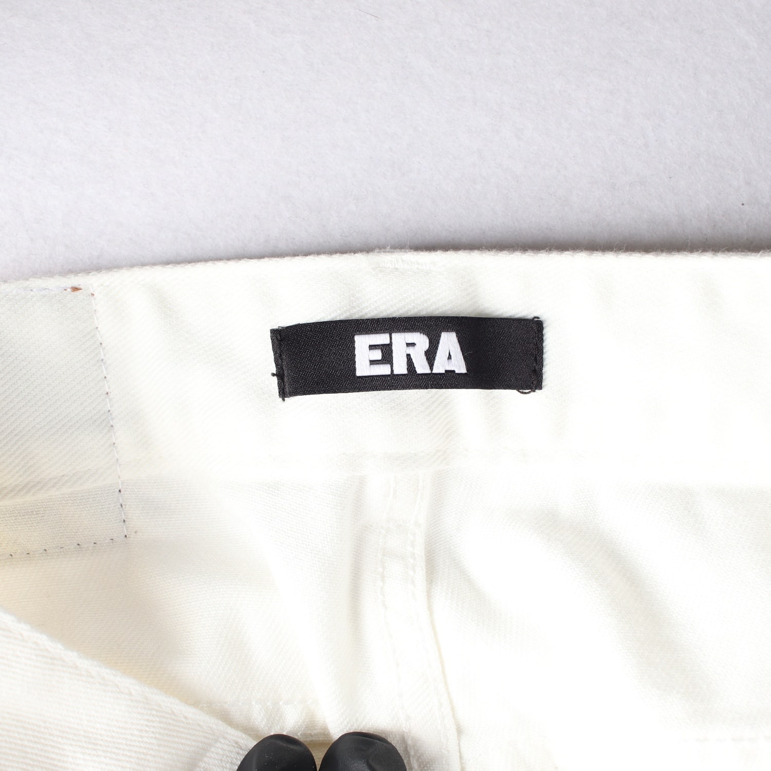 이알에이 ERA 와이드핏 코튼 데님팬츠 화이트 진 이미지 3