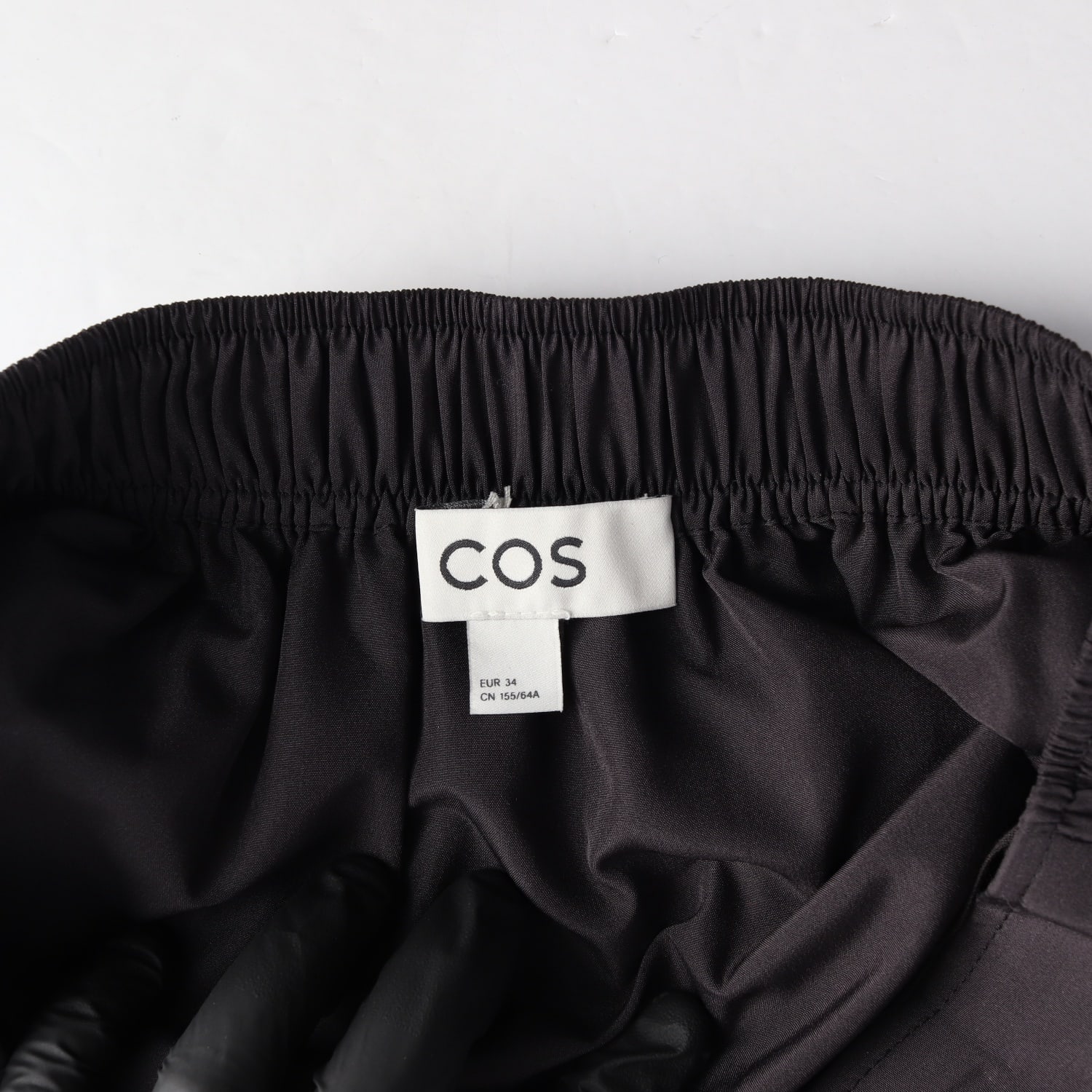 코스 24FW 볼륨 플레어 롱 스커트 이미지 3