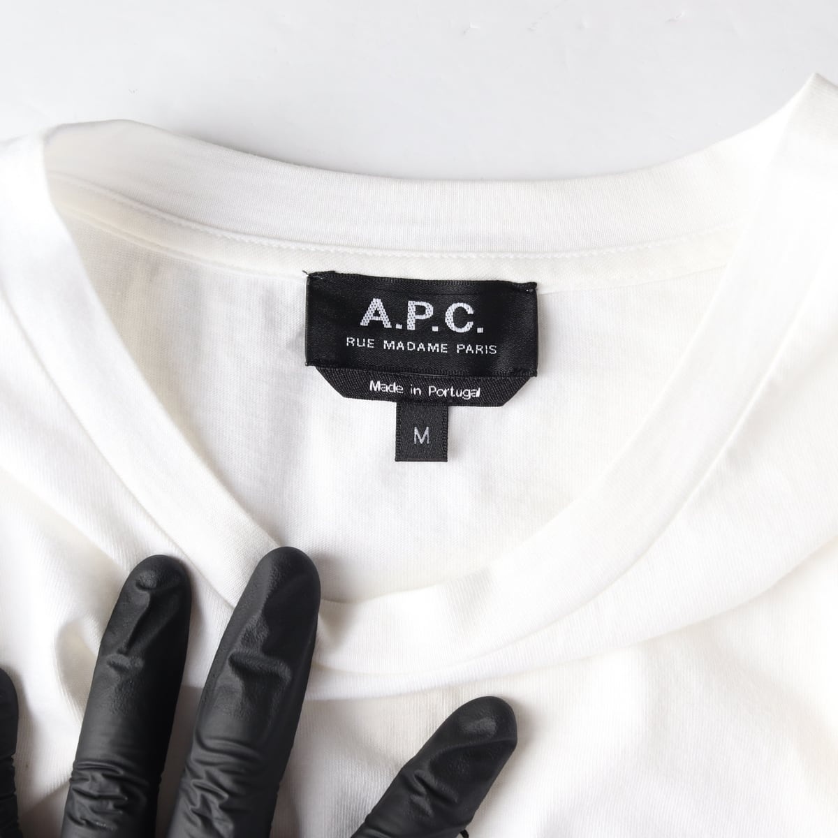 아페쎄 APC 22SS 스몰 로고 프린트 반팔 티셔츠 상세 이미지 3