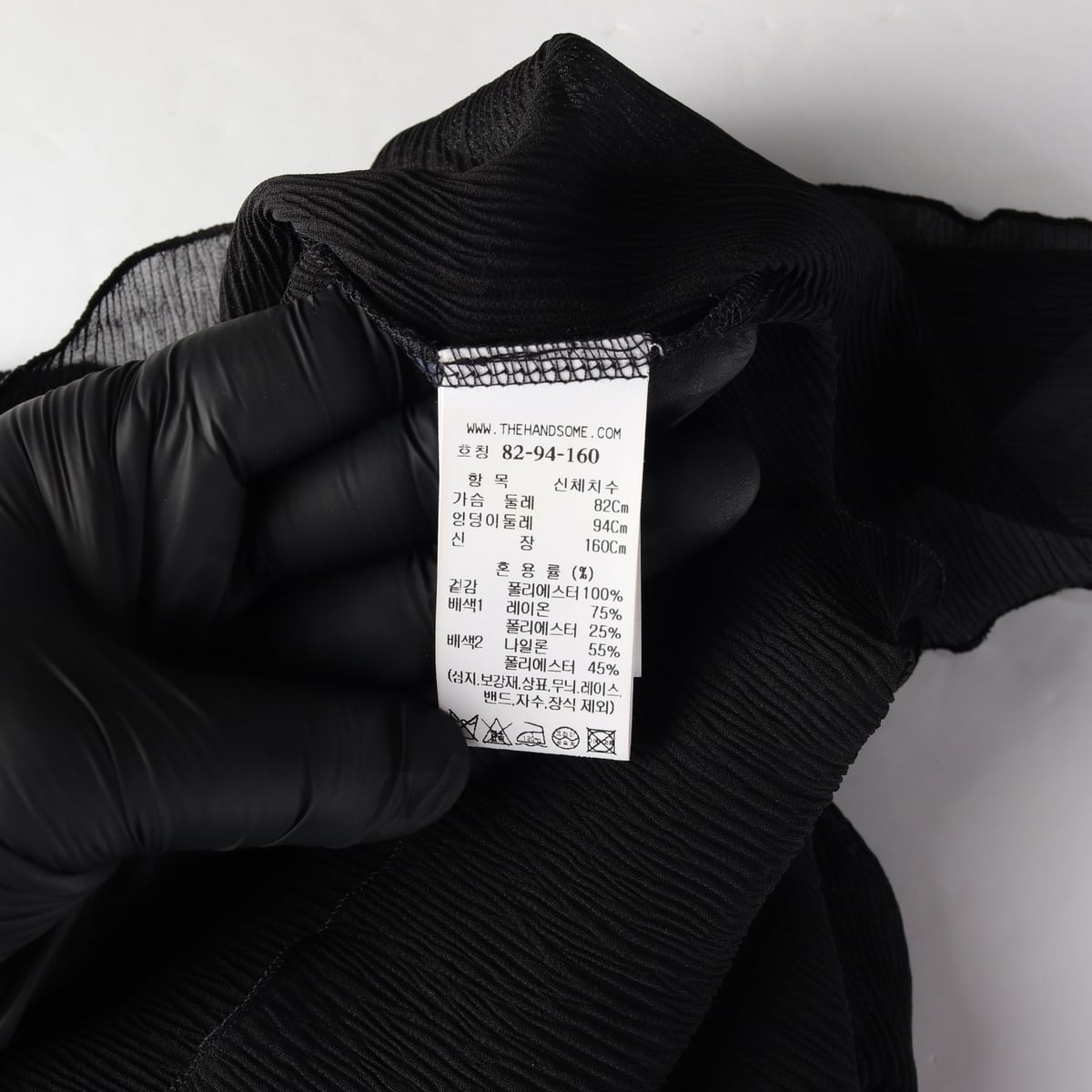 마인 25SS 프릴넥 플레어 커프스 시스루 블라우스 블랙 상세 이미지 4
