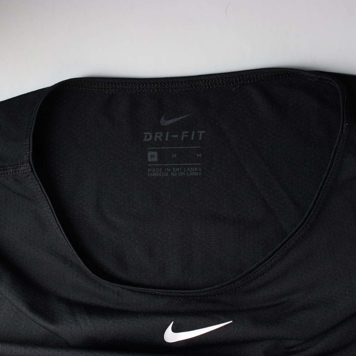 나이키 DRI-FIT 스우시 로고 슬림핏 반팔 티셔츠 상세 이미지 3