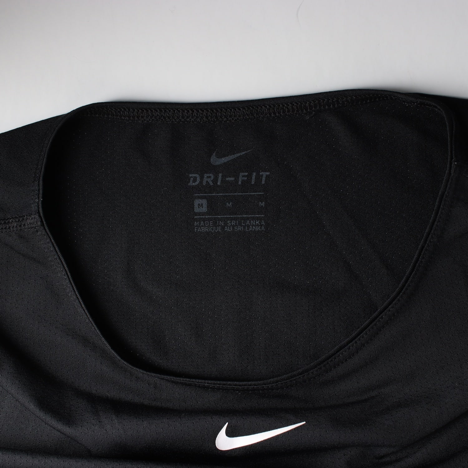 나이키 DRI-FIT 스우시 로고 슬림핏 반팔 티셔츠 이미지 3