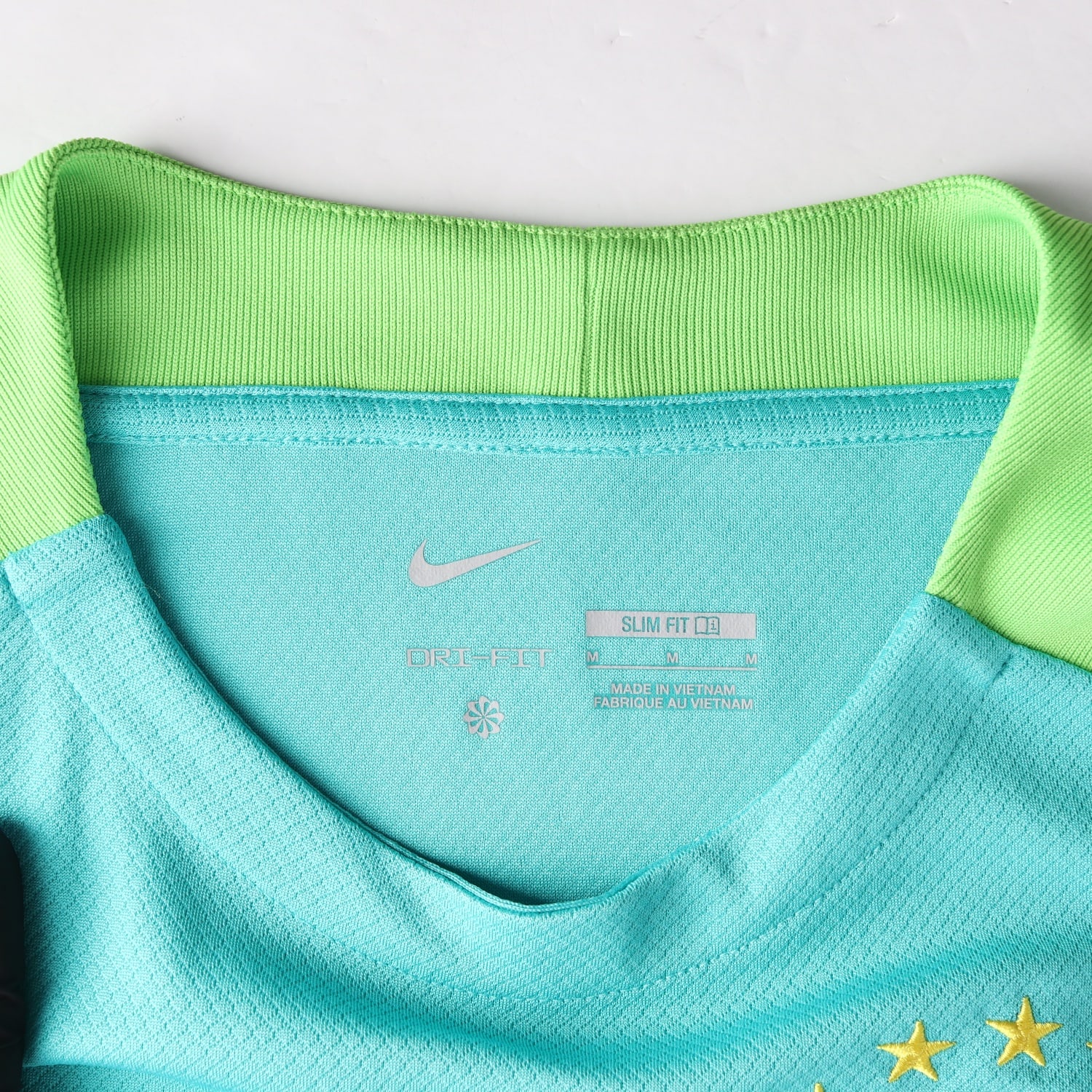 나이키 24SS 브라질 국가대표팀 엠블럼 DRI-FIT 슬림핏 반팔 티셔츠 이미지 3