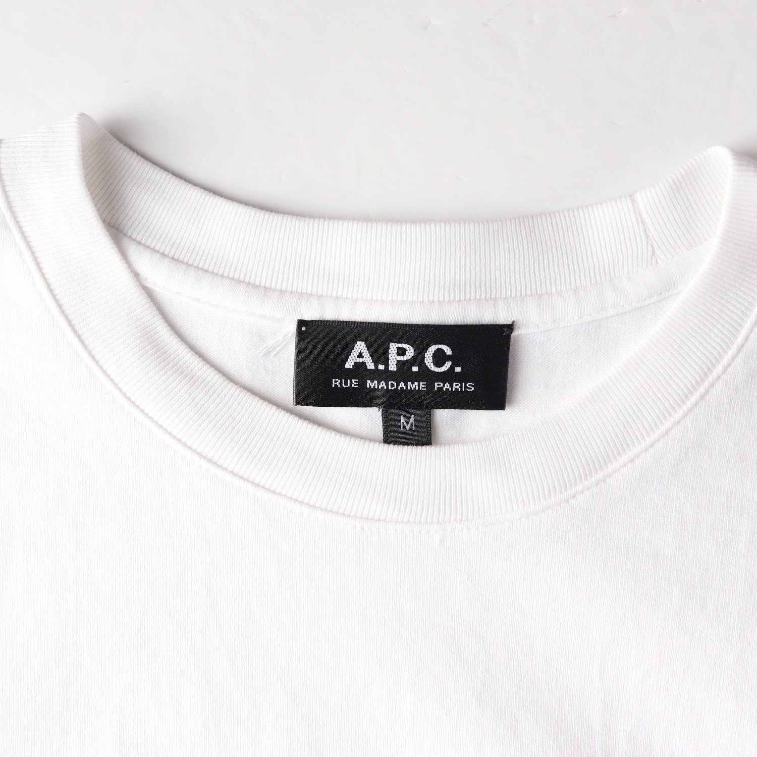 아페쎄 APC 22SS 로고 프린트 크롭 반팔 티셔츠 화이트 이미지 3