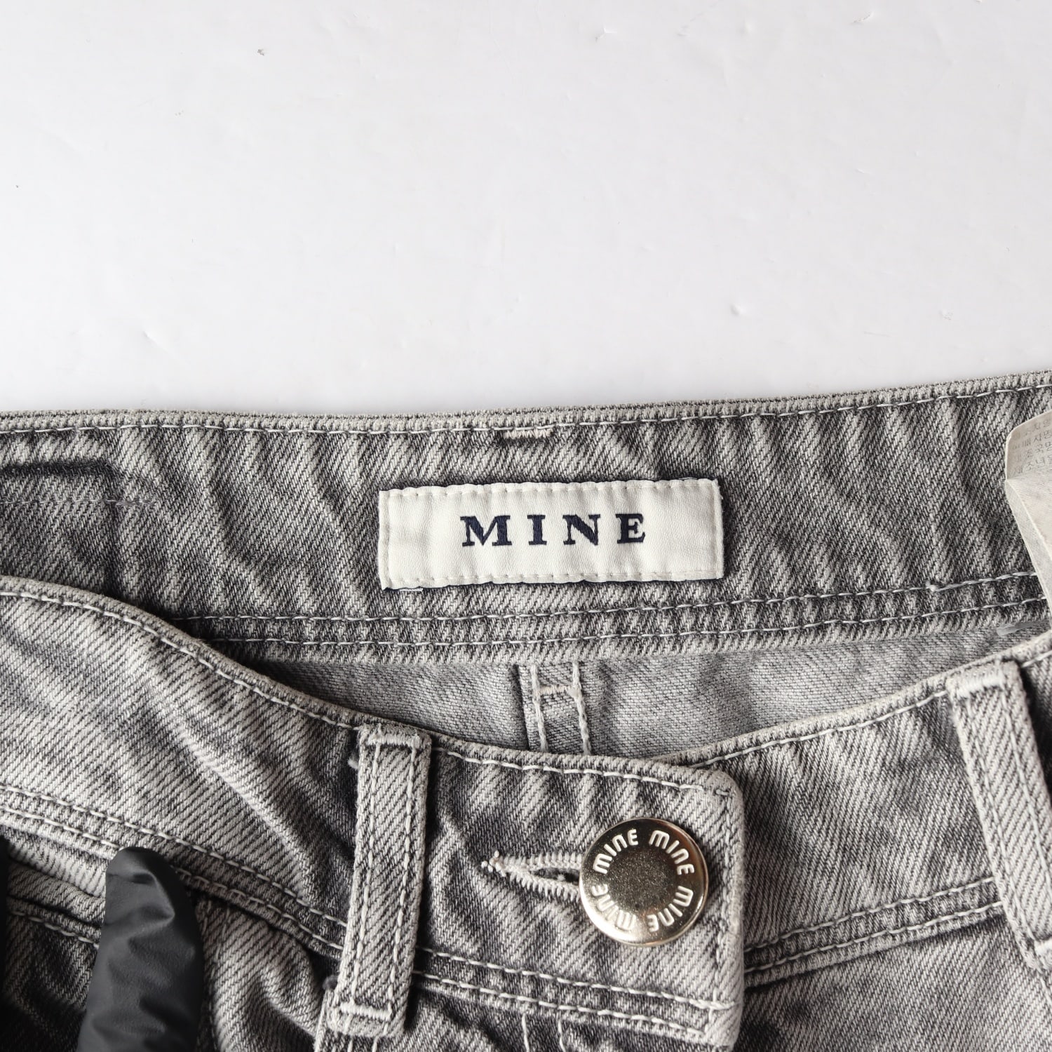 마인 24FW 워싱 와이드핏 커브드 데님팬츠 그레이 이미지 3