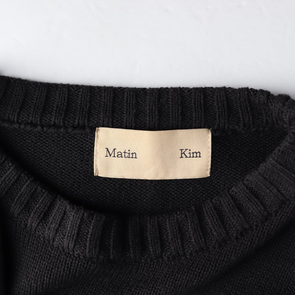 마뗑킴 22FW 빅 로고 니트 풀오버 스웨터 블랙  상세 이미지 3