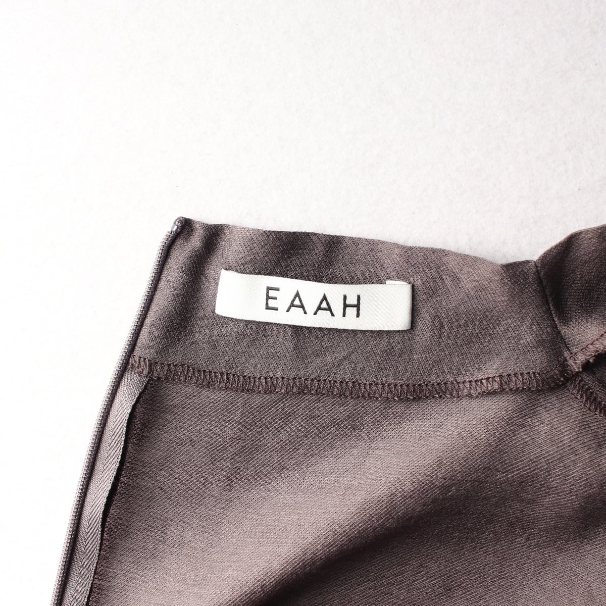 이아 EAAH 25SS 카울넥 반팔 블라우스 토프 상세 이미지 3