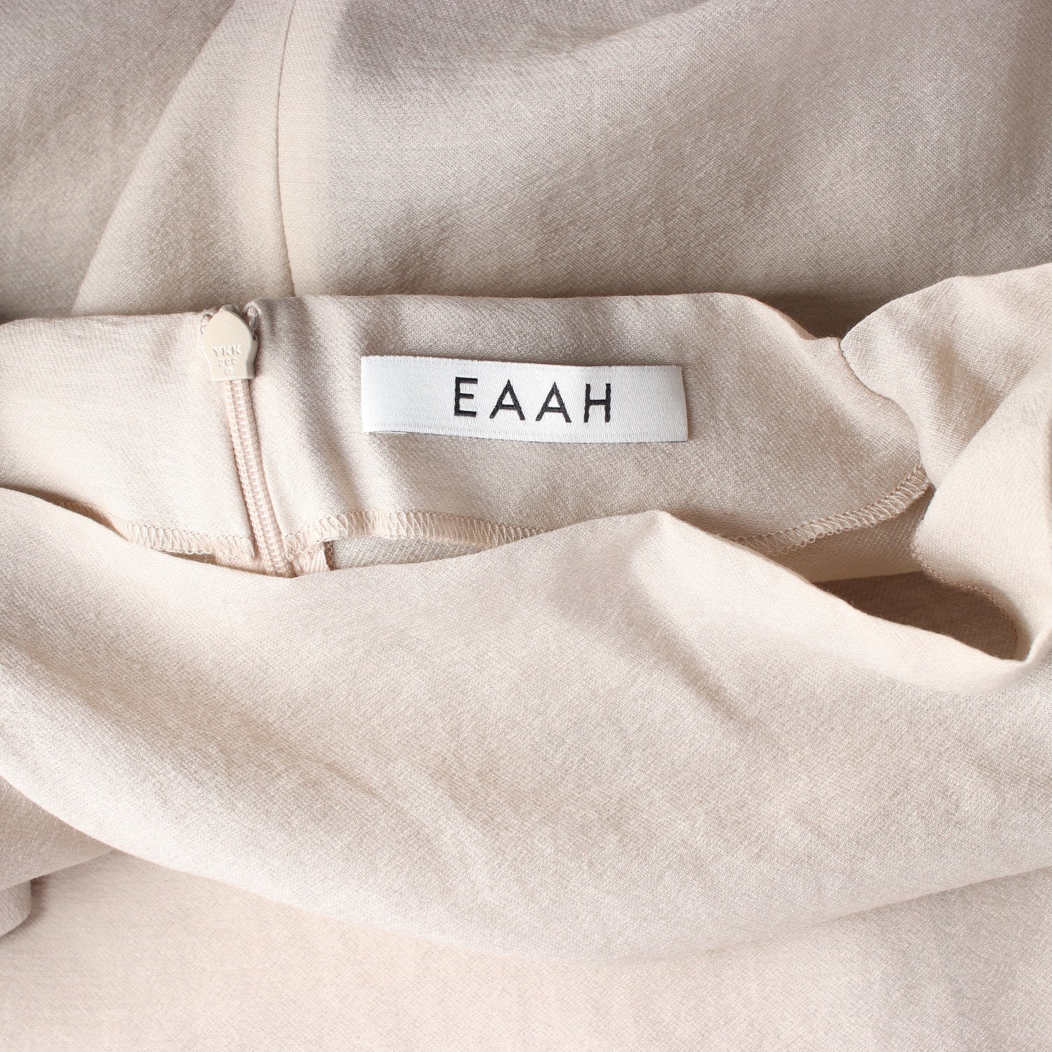 이아 EAAH 25SS 카울넥 반팔 텐셀 블라우스 베이지 이미지 3