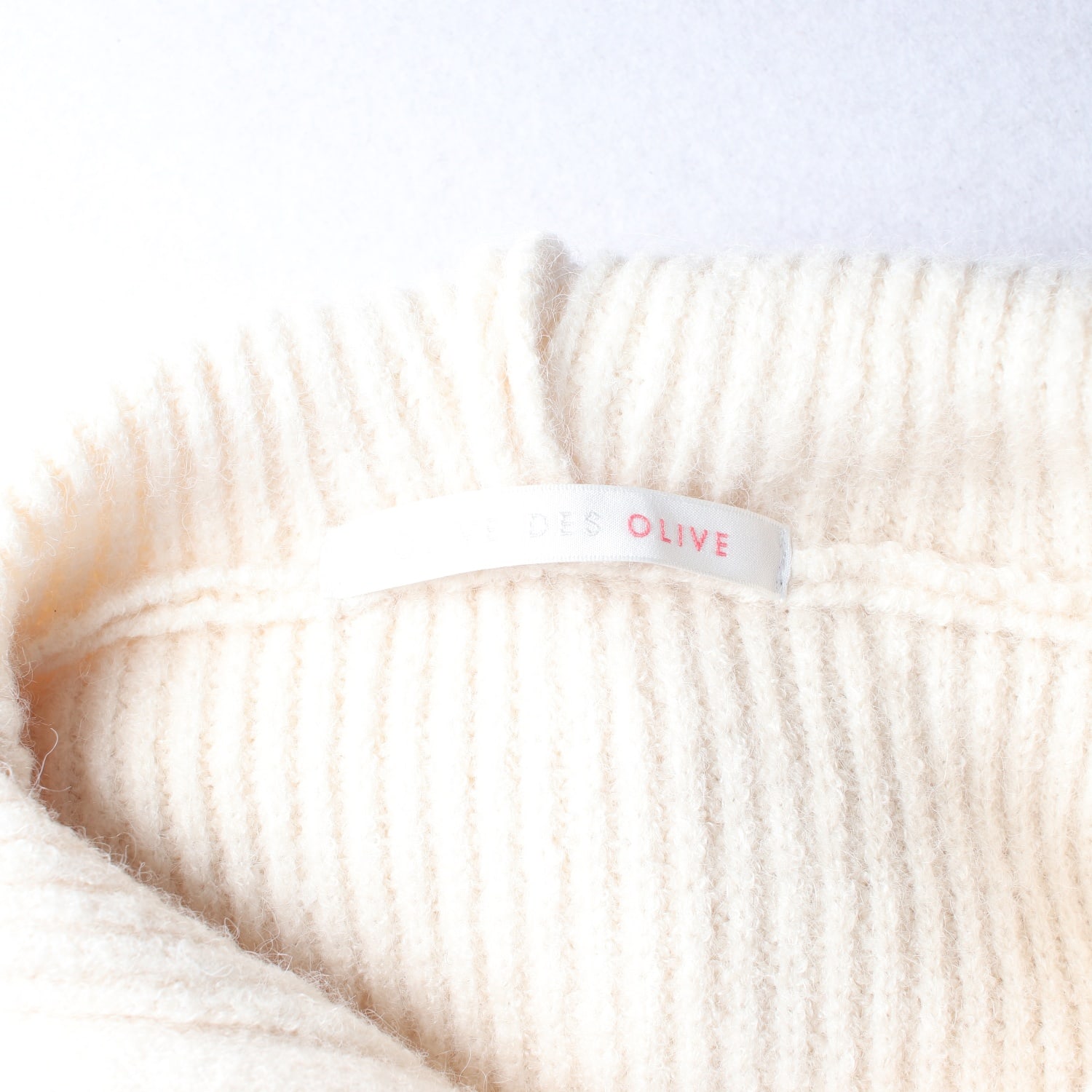 올리브데올리브 24FW Aimer 레터링 니트 후드티 이미지 3