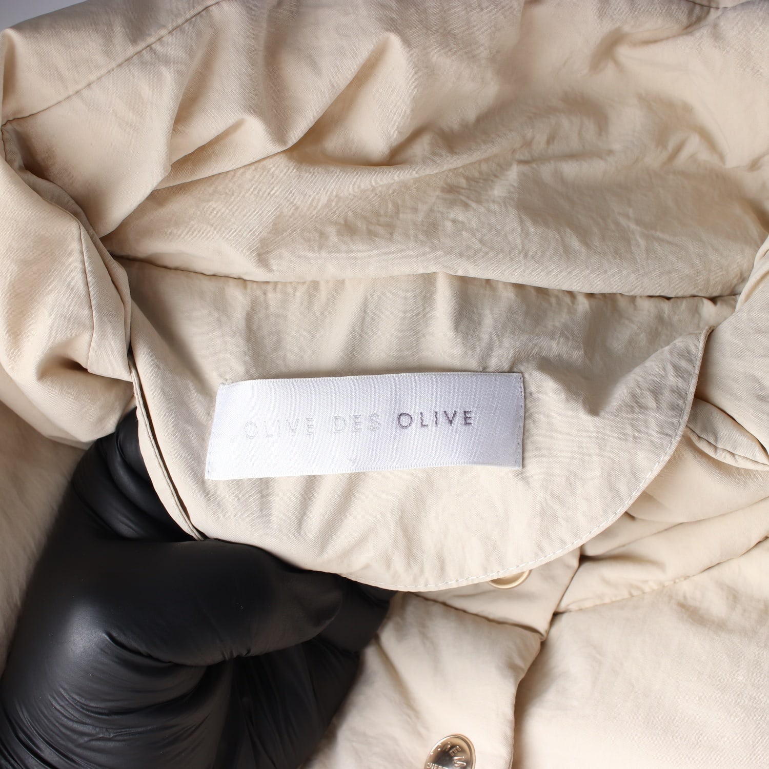 올리브데올리브 24FW 하이넥 다운 숏 패딩 이미지 4