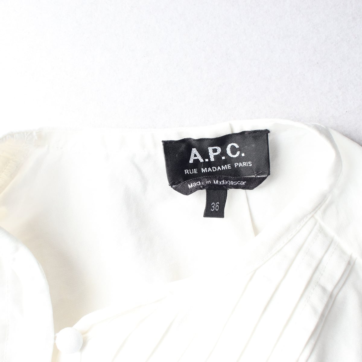 아페쎄 APC 핀턱 플리츠 린넨 반팔 블라우스 화이트 상세 이미지 3