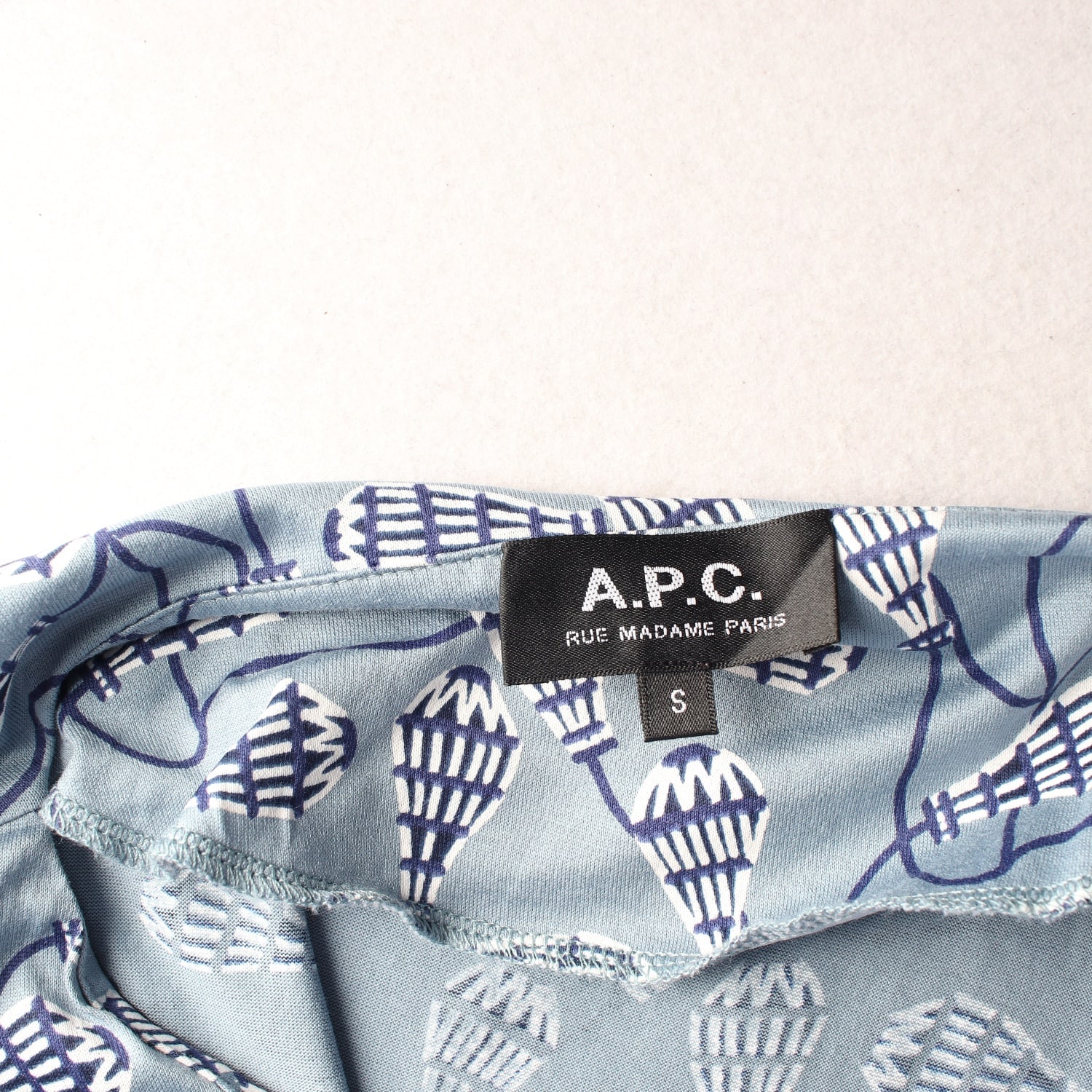 아페쎄 APC 풍선 벌룬 그래픽 패턴 반팔 티셔츠 스카이블루 이미지 3
