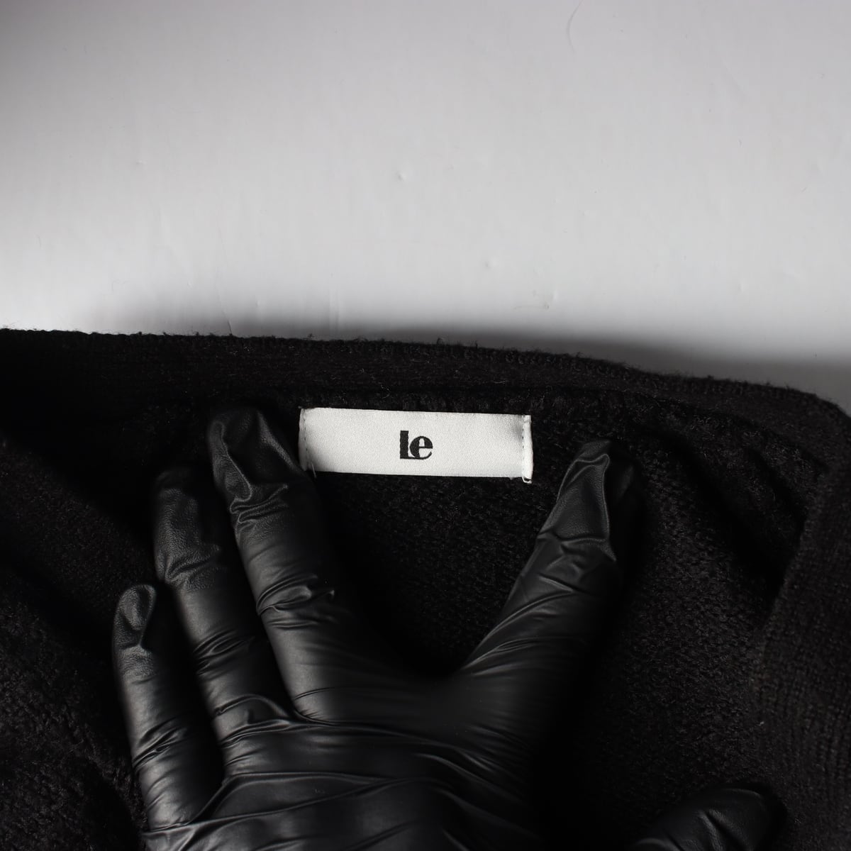 르 le 23FW V넥 크롭 가디건 상세 이미지 3