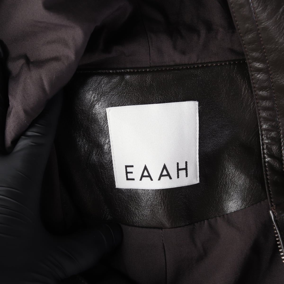 이아 EAAH 후드 오버핏 포우 레더 재킷 후디 가죽 점퍼 상세 이미지 3