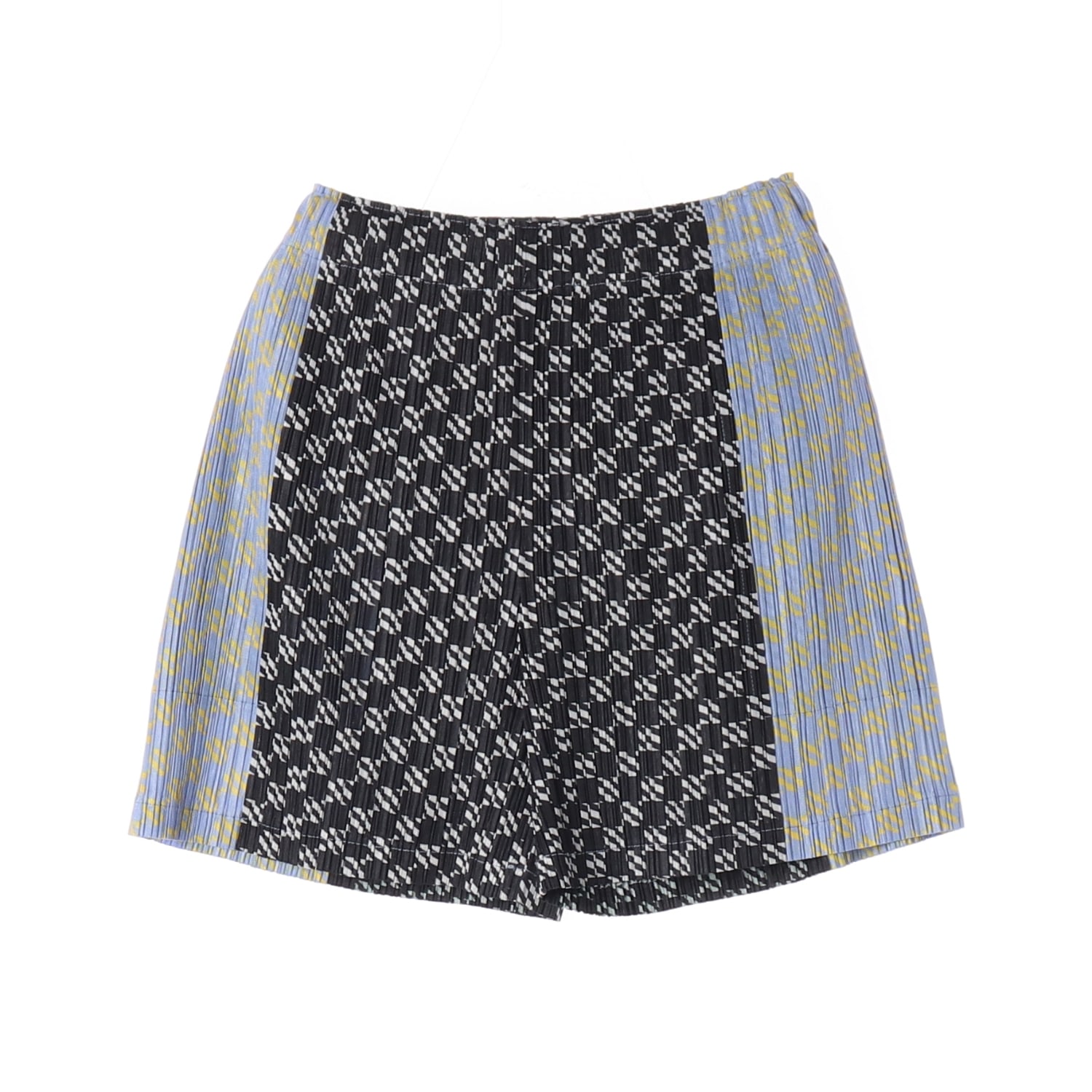 PLEATS PLEASE