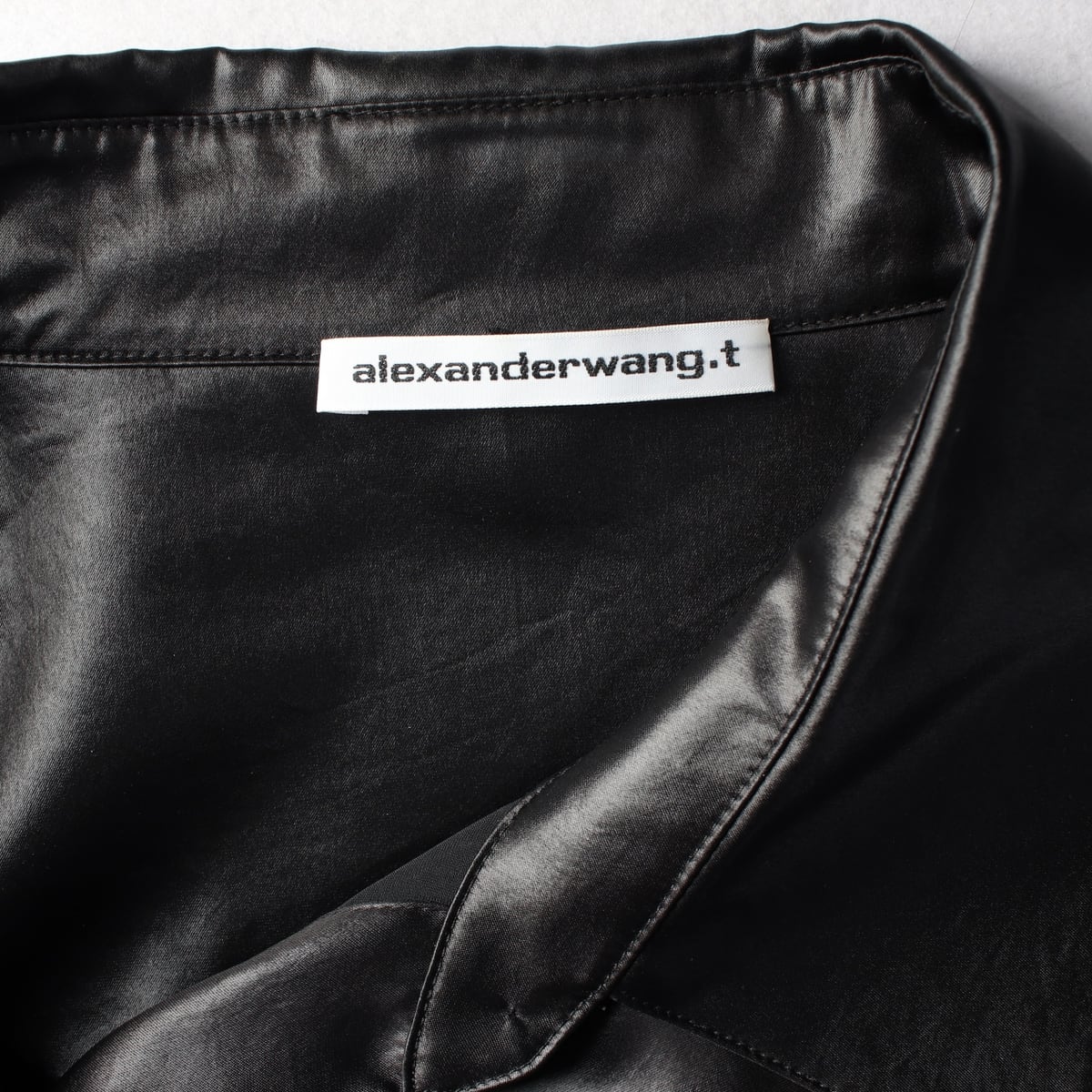 티 바이 알렉산더 왕 오버핏 새틴 실키 롱 셔츠 원피스 상세 이미지 3