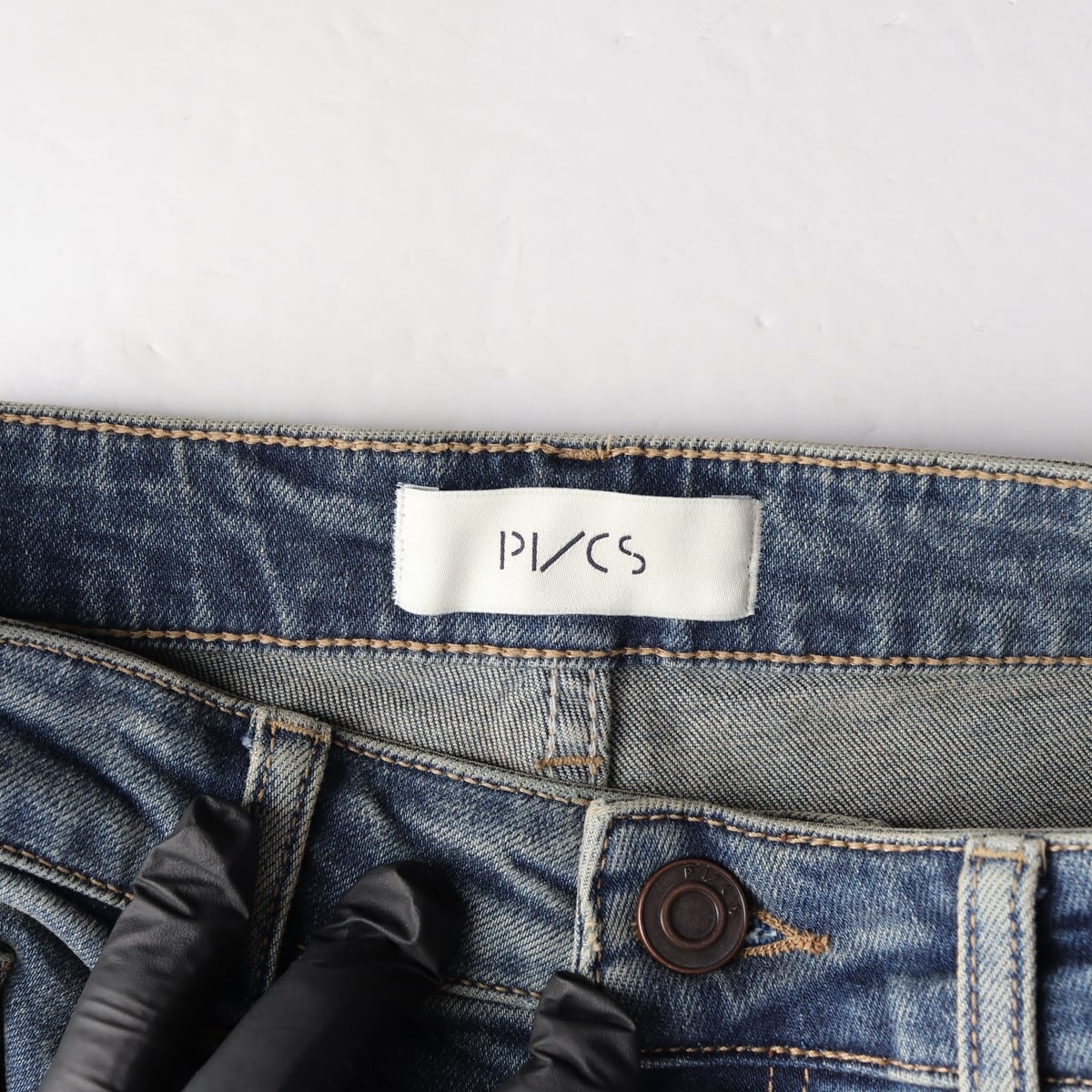 프븏스 PVCS 25SS 워시드 부츠컷 데님 팬츠 상세 이미지 3