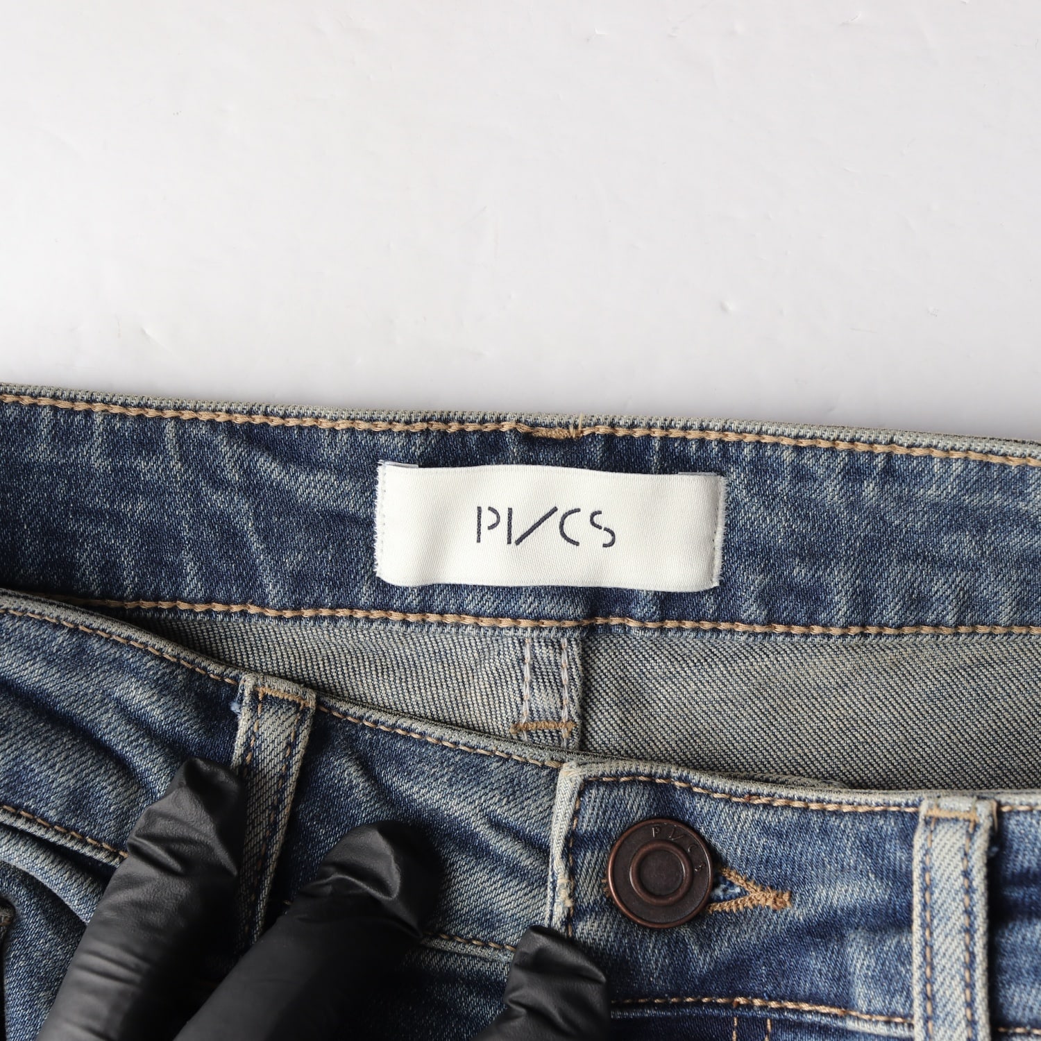 프븏스 PVCS 25SS 워시드 부츠컷 데님 팬츠 이미지 3