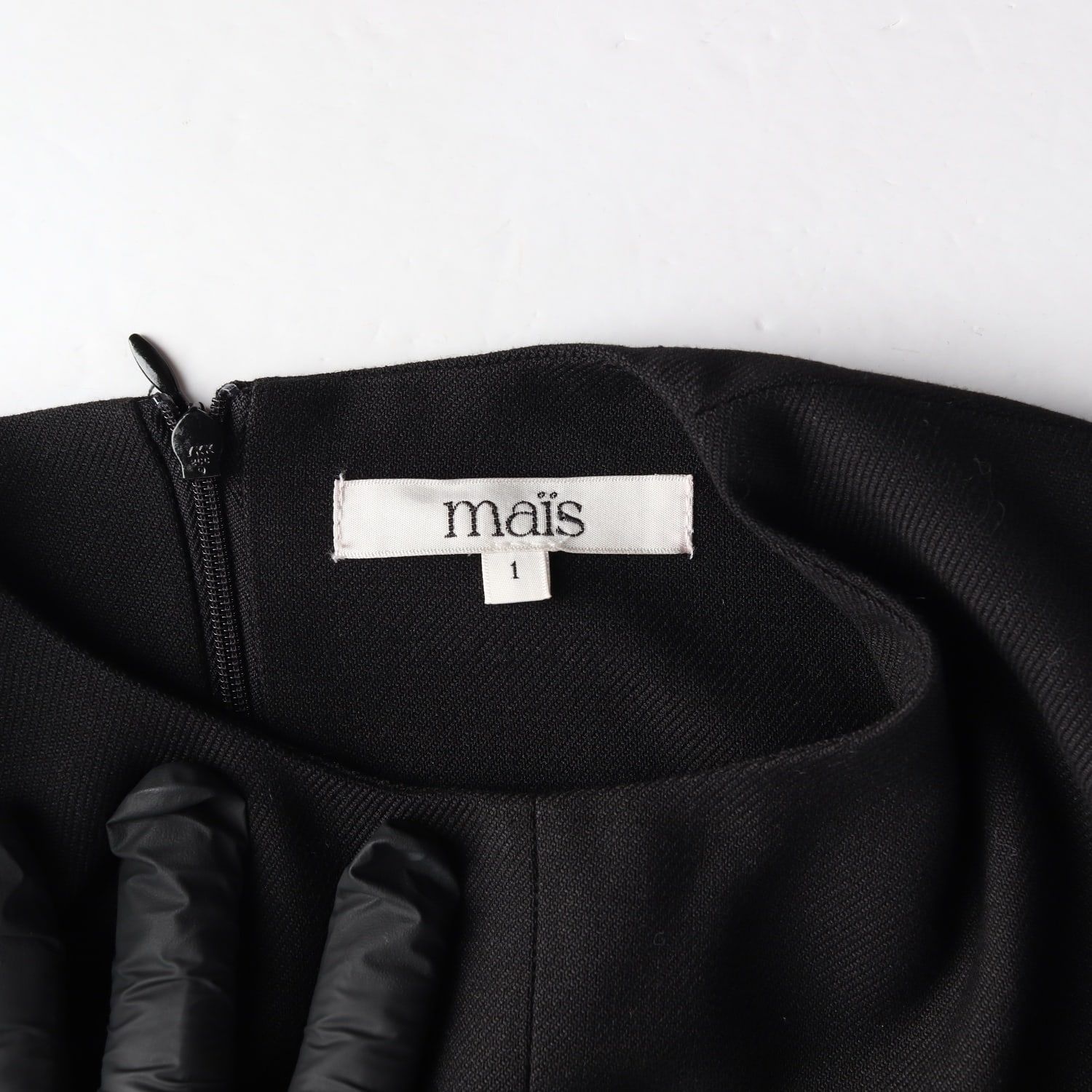 마이스 MAIS 24FW 슬림핏 슬리브리스 롱 원피스 드레스 이미지 3