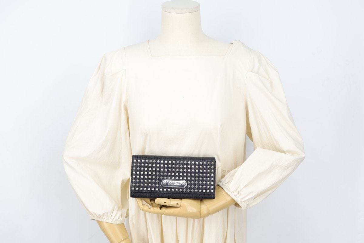 캘빈클라인 스터드 장식 가죽 장지갑 이미지 10