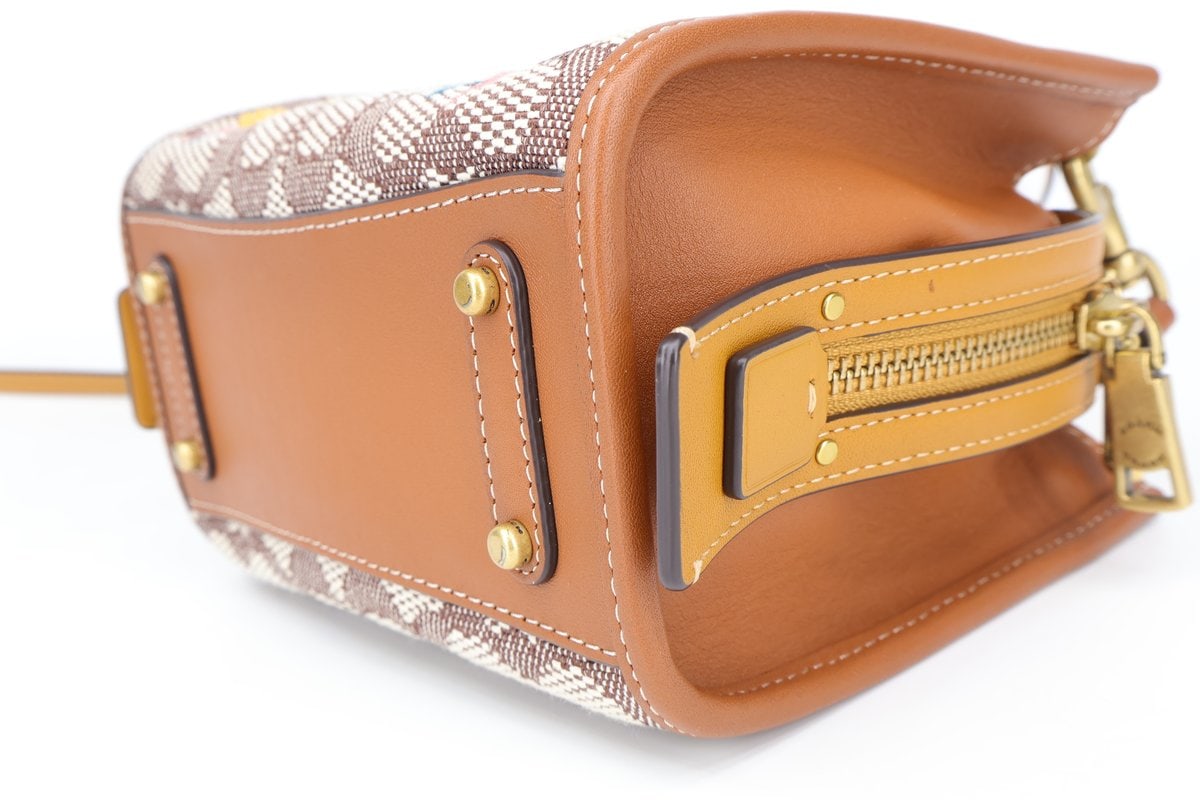코치 21FW  플로럴 패턴 크로스백 미니 로그백  이미지 6