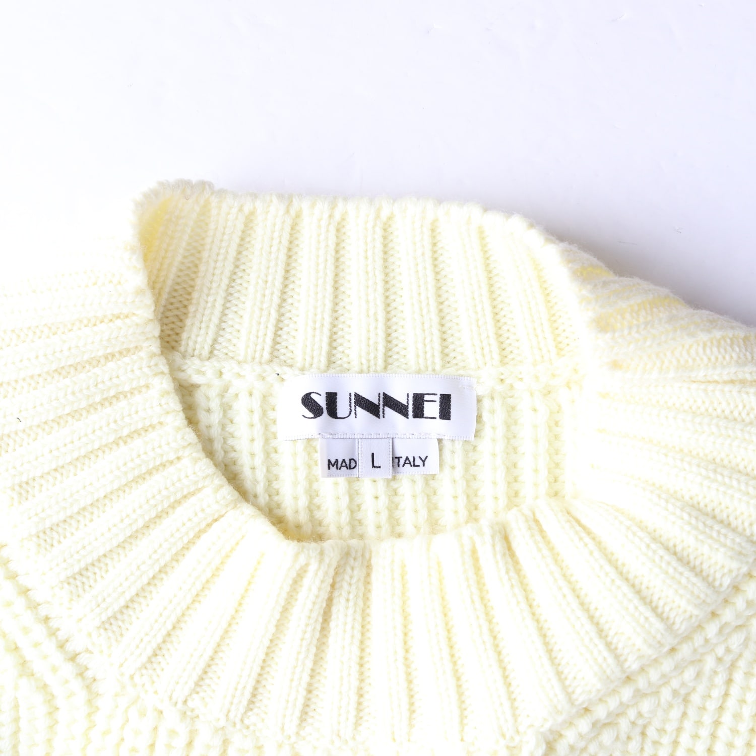 써네이 22FW 버진 울 라운드넥 반소매 니트 스웨터 이미지 3