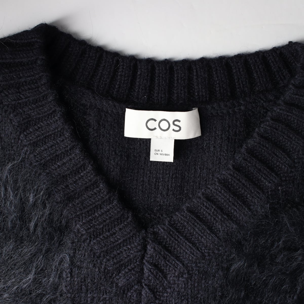 코스 22FW 울 모헤어 블렌드 체크 니트 조끼 베스트 상세 이미지 3